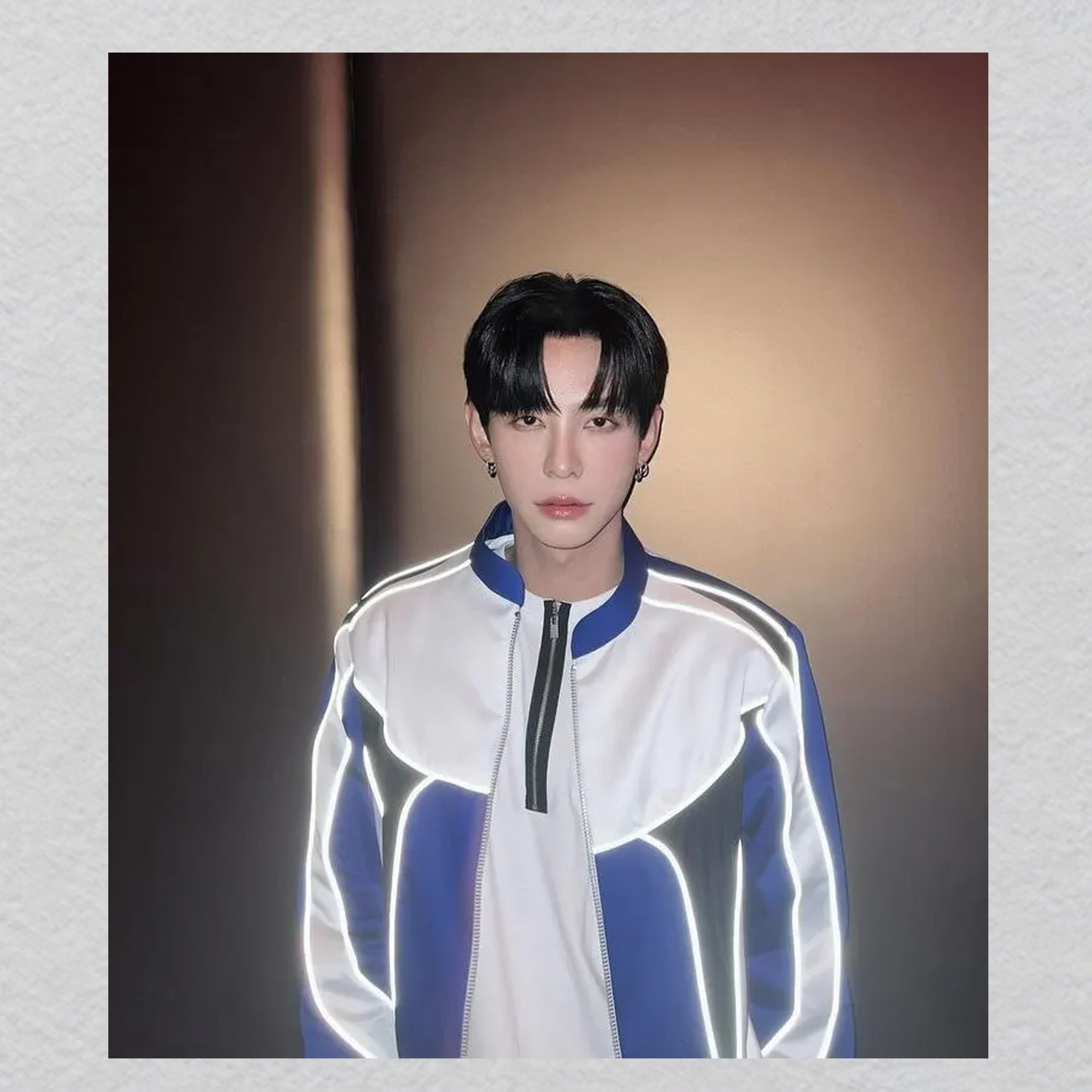 K000125-w30.6h35	Glitch Heart UV Reactive Patch | Digital Love & Corruption